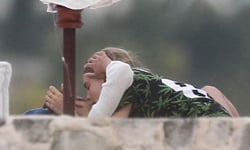 妞快報：戀愛ING！Cara Delevingne沙灘上空激吻女友    妞快報、Cara Delevingne、上空、沙灘、Michelle Rodriguez