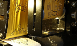 土豪如廁專用？一捲要價7500元的黃金衛生紙 土豪、上流社會、衛生紙、黃金、天價、德國、壓花、奢侈品、Fritz Loibl、客製化、頂級