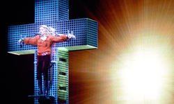 信仰導致阿湯哥兩段婚姻破局？好萊塢的超虔誠教徒 虔誠、信仰、教徒、Mark Wahlberg、湯姆克魯斯