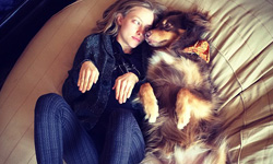 要怎麼拍才能跟寵物一起入鏡？狗奴貓奴必學自拍術     寵物趣聞、 毛孩、自拍、貓奴、寵物攝影