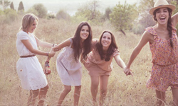 快樂其實是有「味道」的？10個關於快樂的驚人科學事實 快樂、幸福、科學、研究、心靈、事實、夢想、年紀、催產素、寵物、家庭