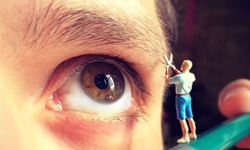 一起和平共處吧！借物小人的日常生活 Derrick Lin、小人、眼鏡、白日夢、生活