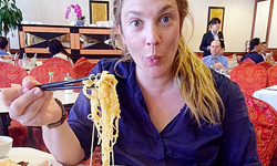 妞快報：卸貨倒數中！茱兒芭莉摩懷孕最愛吃____？ 妞快報、茱兒芭莉摩、炒麵、港式、孕婦