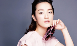 工整OUT！中分和後梳髮型讓妳一秒變時尚  beauty321、中性、微捲、鬆亂感、馬尾