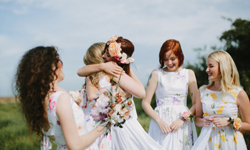 新娘伴娘一起美！花花系列伴娘禮服特蒐 印花、花花、風格、唯美、新娘、婚禮、結婚、禮服、洋裝、特蒐、夢幻、花朵