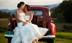 讓大家感受你們得來不易的幸褔！全球首本同性婚禮攝影指南 私話題、The New Art of Capturing Love: The Essential Guide to Lesbian and Gay Wedding Photography、同性、伴侶、愛情、攝影、婚紗、婚禮、指南、Andrea Flanagan