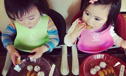 雞塊不能比我多！超萌雙胞胎什麼都要一樣    萌、龍鳳胎、雙胞胎、Instagram