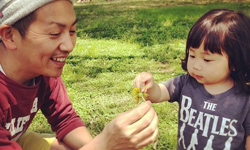 愛女兒就是要陪她裝可愛！時尚潮爸的孝女宣言          萌、溫馨、爸爸、父親、父女、親情、兒童、小孩、蘿莉、嘴邊肉