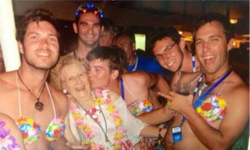 老了還是能享受人生！充滿能量的老人照片 老人、rock、不老、返老還童、YOLO