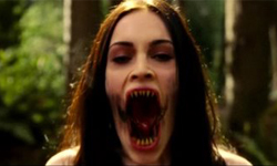 他死掉，你爆笑！？十種突如其來的喜劇死法 爆笑、搞笑、喜劇、惡搞、恐怖、詭異、噁心、死亡、黑色幽默、幽默、血腥、死法、電影、嚇一跳、嚇到、辣妹過招、Mean Girls、陰牙人、Teeth、終棘警探、Hot Fuzz、辣的要命、Jennifer’s Body、百萬種硬的方式、A Million Ways To Die In The West