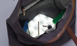 包包裡的一盞明燈！妙用多多的可攜帶照明Kangaroo Light KAWAMURA GANJAVIAN、Kangaroo Light、找東西、夜燈、桌墊、照明燈、閱讀燈、多樣化、集資