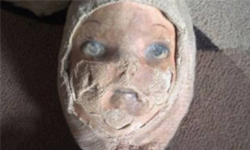 鬼娃網拍、禁止退貨！46次激烈競標後價錢飆漲到… 鬼、故事、鬼故事、鬼娃、鬧鬼