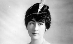 配戴它等於穿上死亡　一顆名叫「希望」的惡運鑽石 寶石、路易十四、希望、路易十六、瑪麗安東妮、Hope、海瑞溫斯頓、Harry Winston、詛咒