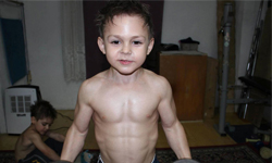 寶寶臉蛋猛男身材　世上最壯小兄弟倆 寶寶、臉蛋、猛男、身材、最壯