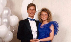 裘莉以前有人追嗎？已來不及銷毀的好萊塢巨星求學時期照片 畢業季、舊照、懷舊、起底、清純