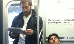 想要遇到野生的小勞勃道尼嗎？通勤族低頭時會錯過的大明星 捷運、地鐵、低頭族、野生、通勤族