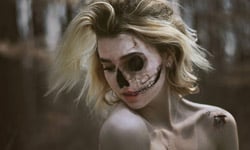 超現實血腥自拍！20歲少女的暗黑攝影       自拍、攝影、血腥、暗黑、Rachel Baran、自殘、暴力