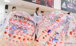 用盡吃奶的力量相撞吧！瘋狂泡泡足球來台灣囉 瘋狂泡泡足球、泡泡足球、Bubble Ball、遊戲、好玩、足球