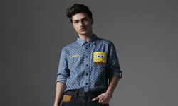 [新聞稿]STAYREAL X SpongeBob 2014 最終彈 6月6日壓軸登場 全新塑造海綿寶寶，回歸最純粹的純真模樣 STAYREAL、SpongeBob、海綿寶寶、牛仔褲、襯衫、造型變身T