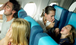 我真的不是故意要吐在你胯下！搭機糗事一籮筐 旅行、糗事、飛機、搭飛機、