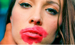 和百位陌生人接吻的滋味？拍下第一反應的索吻攝影師 Jedediah Johnson、The Makeout Project接吻、攝影、親、口紅