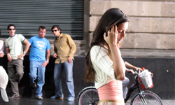 偷猜路上女人幾罩杯！男生背著女友會做的13件事 私話題、男友、私底下、兩性、秘密