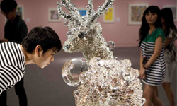 游走在虛實之間 名和晃平的水晶麋鹿 名和晃平、水晶、麋鹿、藝術、數位