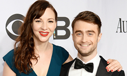 妞快報：他的達令在這裡！丹尼爾高調攜女友出席東尼獎 妞快報、愛殺達令、丹尼爾雷德克里夫、Erin Darke、東尼獎