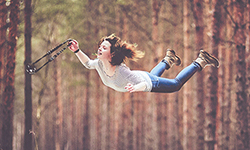 還在擔心拍不出新花招嗎？讓妳當漂浮少女的《Levitagram》App Levitagram、漂浮、女孩、拍照、攝影、特效、懸浮、身體、物品、魔術