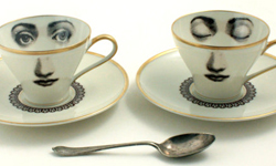 顫慄視線盯著你喝茶！《美女與野獸》茶壺母子驚悚寫實版 顫慄、視線、嚇人、設計、餐具