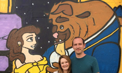 原來可以這樣求婚！讓女友淚崩的《美女與野獸》壁畫 美女和野獸、街頭藝術、感人、求婚、壁畫