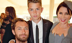 妞快報：髮線和爸爸一樣高？裘德洛兒子替精品走秀 妞快報、裘德洛、DKNY、Rafferty Law、春夏男裝秀