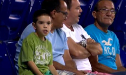 妞快報：比大人還會跳！抖抖弟場邊狂扭網路爆紅 妞快報、fan camera、球場、馬林魚、大聯盟