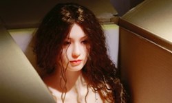 女屍宅急便！女護士屍體被當人偶快遞運送 女屍、屍體、快遞、人偶、宅急便