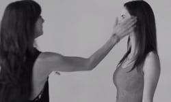 被狠狠打一巴掌的滋味？募集陌生人互甩耳光爽度極高 The Slap、First Kiss、Max Landis、巴掌、陌生人、海利喬、朋友、溫馨、笑容