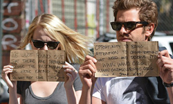 此地無銀三百兩！明星防偷拍最常使用的招數是？ 狗仔、搞怪、偷拍、跟拍、安德魯加菲爾德