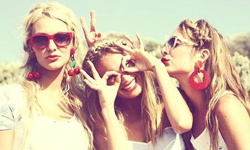 同學會不怕沒話聊！人人都可以是綜藝咖《超級比一比》App 超級比一比、app、手機、夏天、暑假