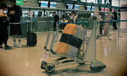 把機場變成迴轉壽司店吧！壽司行李套新鮮直送 迴轉壽司、壽司、機場、出國、旅行