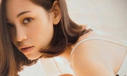 這些是必備基本款！日系女孩梳妝台的小物大搜查 日系流行、梳妝台、瀏海貼、髮捲、飾品架、刷具架、入浴劑