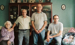 你曾經見過曾曾祖母嗎？6張照片顯示五代同堂的樂趣 Julian Germain、Generations、同堂、曾曾祖母、嬰兒