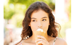 消暑也要吃對東西　4種反而造成身體傷害的夏日食物 ibeauty、消暑、解熱、冰淇淋、高熱量、燒烤、腹痛、啤酒