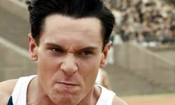 不敢相信這是真實故事！裘莉執導新片《永不屈服》搶攻奧斯卡 安潔莉娜裘莉、永不屈服、電影、裘莉、Angelina Jolie