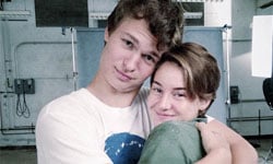 從女星的哥哥升等為男朋友  《生命中的美好缺憾》安索艾格特Ansel Elgort 生命中的美好缺憾、安索艾格特、Ansel Elgort、暖男、奧古斯都