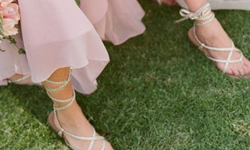 誰還跟你一樣穿高跟鞋！創意又吸睛的涼鞋婚紗靈感 涼鞋、高跟鞋、婚禮、婚紗、腳飾、腳背、裝飾、夏天、sandles