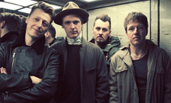 班史提勒也來參一咖！英搖大團Travis搞怪MV特蒐 班史提勒、Travis、演唱會、MV