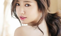 夢想中的spotlight場景 打造初秋光澤肌的5個tips 光澤肌、換季、保濕、服貼、美妝、妝容、spotlight、光澤、女神