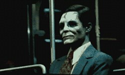 奇異面具、詭譎微笑讓人不寒而慄！你也聽見《鬼鈴聲》了嗎？ 鬼鈴聲、鬼來電、鈴聲、恐怖、特效