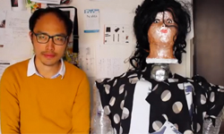 連警察也無法阻止他！宅男自製寶特瓶女友甜蜜出遊 寶特瓶、女朋友、日本、宅男、古怪