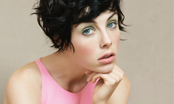 剪成短髮星路大開！不可不識崔姬接班人Edie Campbell Edie Campbell、崔姬、Model of the Year、英國、模特兒