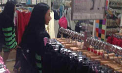  妞快報：抓到野生的張栢芝！網友讚：「根本大學生」 妞快報、野生、張栢芝、謝霆鋒、謝賢